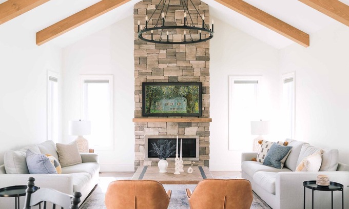 Greater Napanee House | Hambly House - Modern Farmhouse near PEC