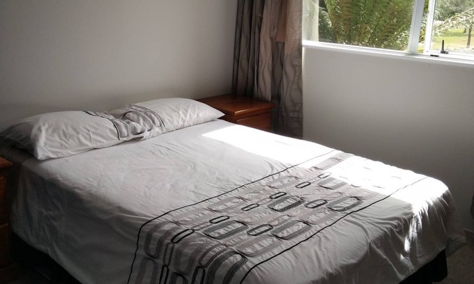 Hamilton House | Hamilton Lake holiday house