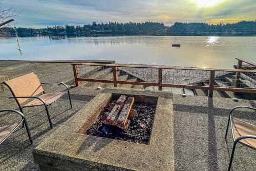 Agate House | Hammersley Beach Cabin