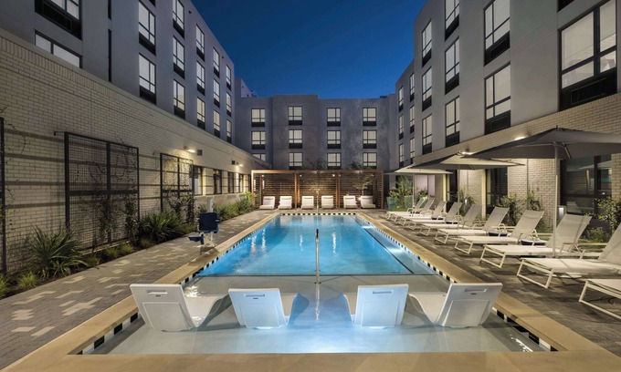 Holly Hotel | Hampton Inn Austin East Side 5th Street