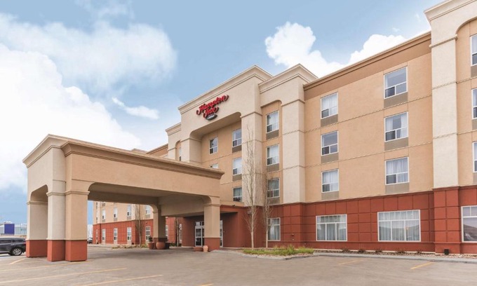 Southeast Edmonton Hotel | Hampton Inn by Hilton Edmonton South