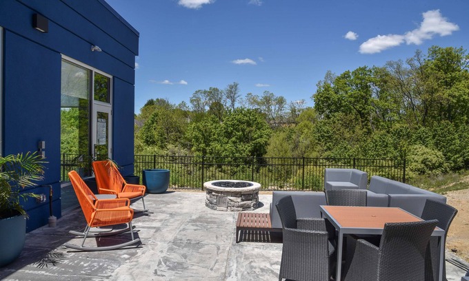 Walton Hotel | Hampton Inn by Hilton Richwood Cincinnati South