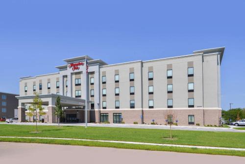 Carter Lake Hotel | Hampton Inn By Hilton Omaha Airport, Ia