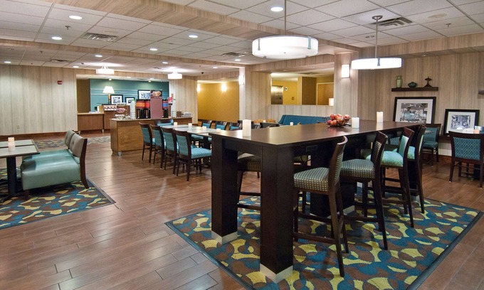 Canton Hotel | Hampton Inn Canton