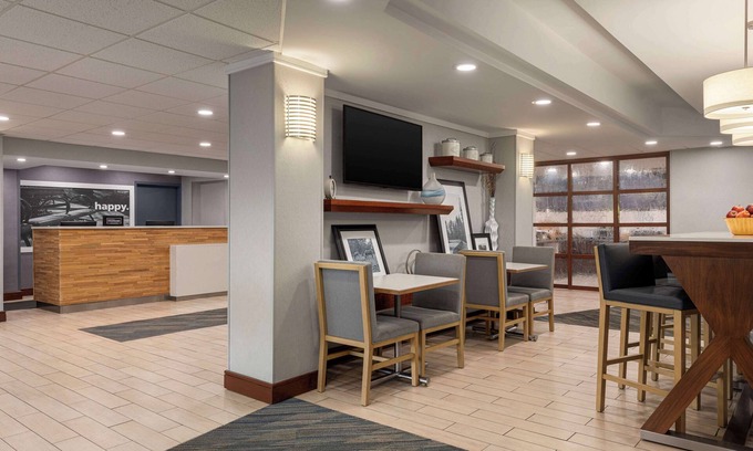 Charlottesville Hotel | Hampton Inn Charlottesville