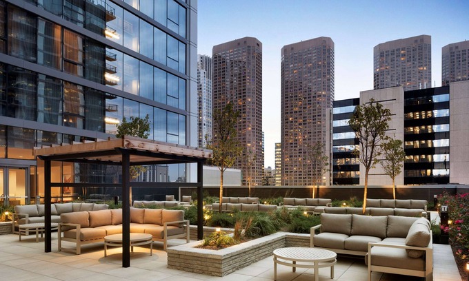 West Loop Gate Hotel | Hampton Inn Chicago West Loop Fulton Market Area