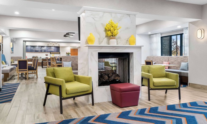 Auburn Hills Hotel | Hampton Inn Detroit/Auburn Hills-North