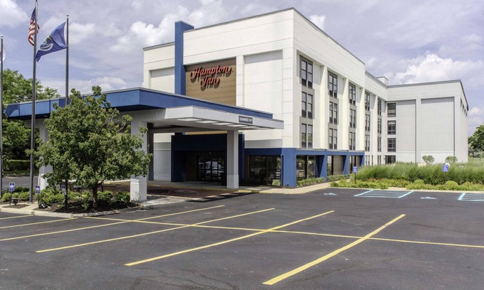 Northville Hotel | Hampton Inn Detroit/Northville