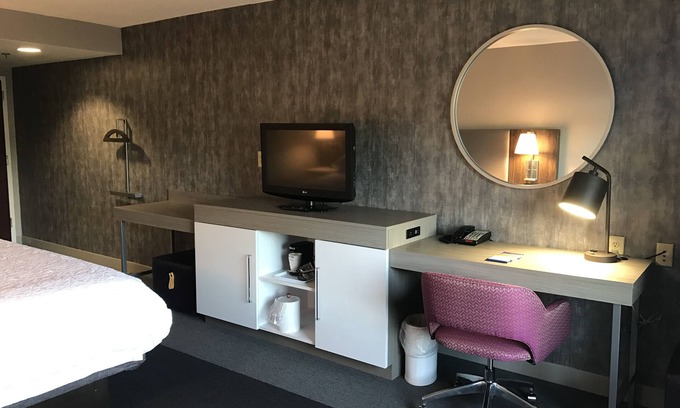 East Windsor Hotel | Hampton Inn East Windsor