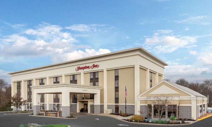 Long Hill Hotel | Hampton Inn Groton/Mystic
