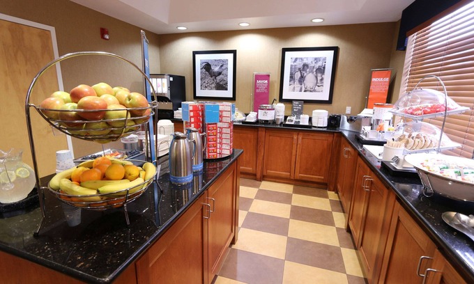 Hutchinson Hotel | Hampton Inn Hutchinson