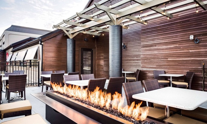 Lincoln Hotel | Hampton Inn Iowa City/Coralville