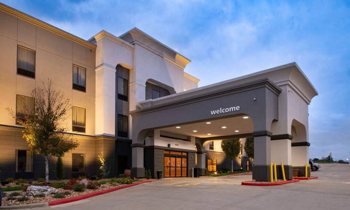 Winnetonka Hotel | Hampton Inn Kansas City Northeast