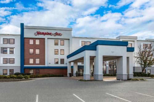Linden Hotel | Hampton Inn Linden