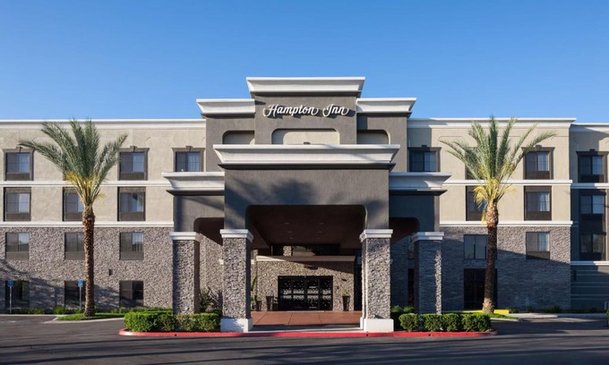 Southwest Anaheim Hotel | Hampton Inn Los Angeles Orange County Cypress