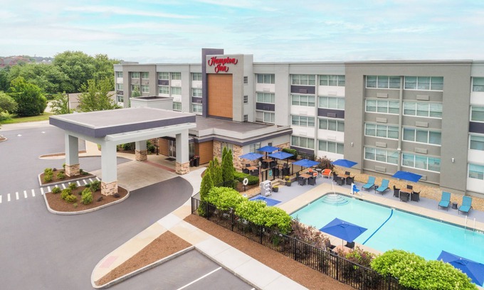 Manchester Hotel | Hampton Inn Manchester Downtown