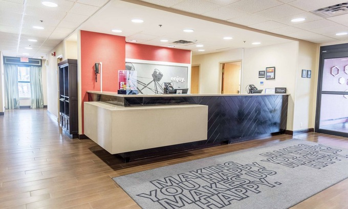 Norton Shores Hotel | Hampton Inn Muskegon