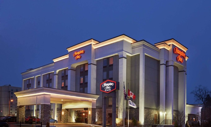 Downtown Niagara Falls Hotel | Hampton Inn Niagara Falls