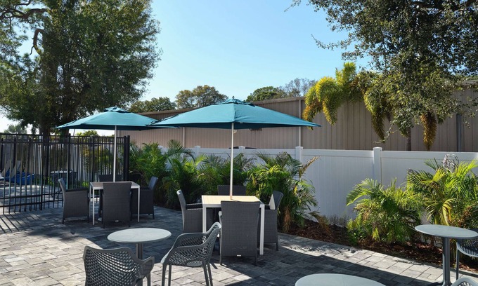 Pinellas Park Hotel | Hampton Inn Pinellas Park St. Petersburg, FL
