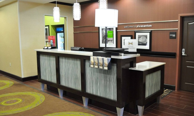 Pleasanton Hotel | Hampton Inn Pleasanton