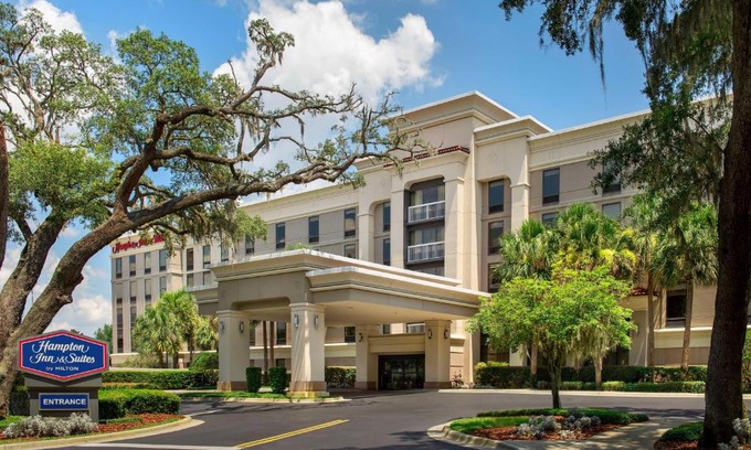 Lake Mary Hotel | Hampton Inn & Suites at Lake Mary Colonial Townpark