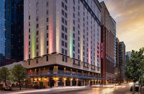 Waller Creek District Hotel | Hampton Inn & Suites Austin - Downtown