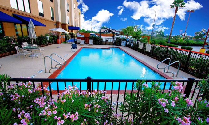 Tomball Hotel | Hampton Inn & Suites by Hilton Tomball Houston NW