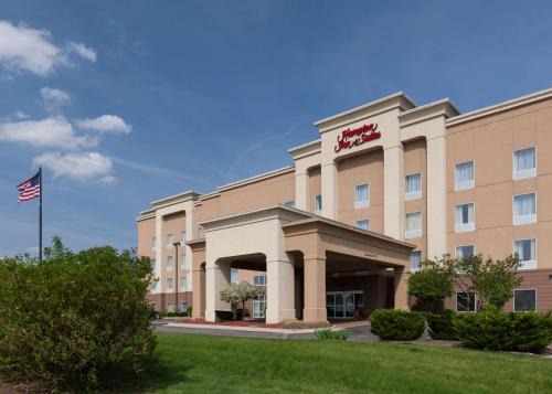 Quad Cities Hotel | Hampton Inn & Suites Davenport