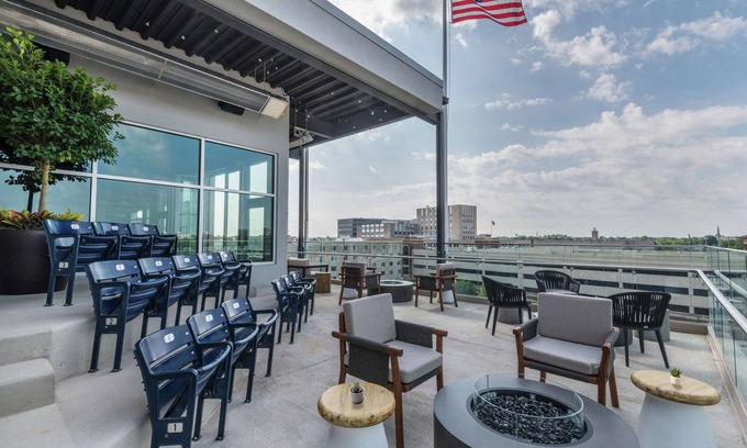 West Central Hotel | Hampton Inn & Suites Fort Wayne Downtown