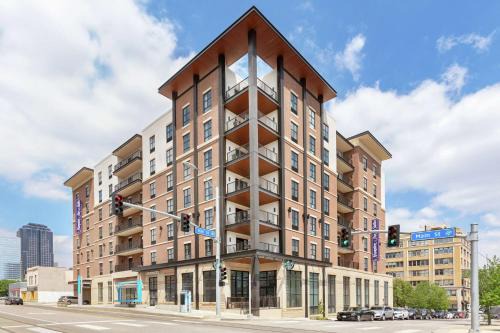 Crossroads Arts District Hotel | Hampton Inn Suites Kansas City Downtown Crossroads