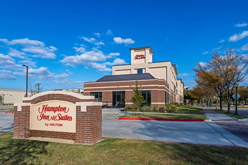 Keller Hotel | Hampton Inn & Suites Keller Town Center