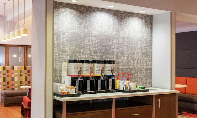 Marshalltown Hotel | Hampton Inn & Suites Marshalltown