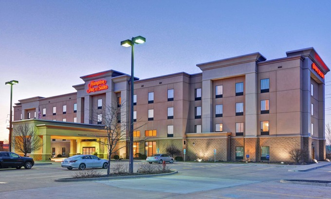 Orange Prairie Hotel | Hampton Inn & Suites Peoria at Grand Prairie, IL