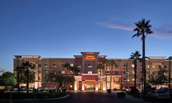 Surprise Hotel | Hampton Inn & Suites Phoenix-Surprise