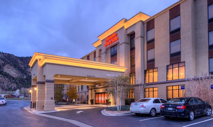 Glenwood Springs Hotel | Hampton Inn & Suites Rifle