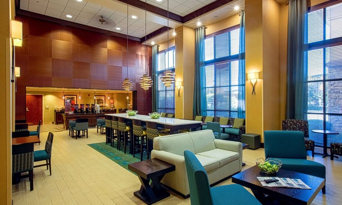 Laguna West-Lakeside Hotel | Hampton Inn & Suites Sacramento-Elk Grove Laguna I-5