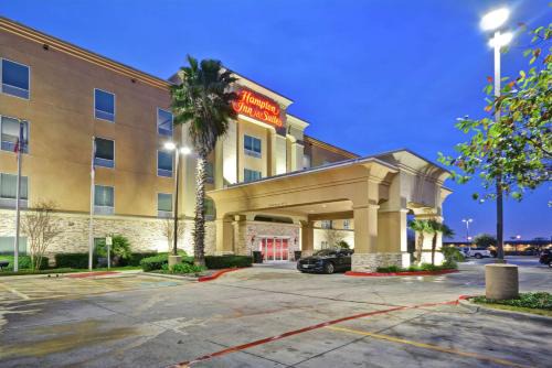North San Antonio - SAT Hotel | Hampton Inn & Suites San Antonio/Northeast I-35