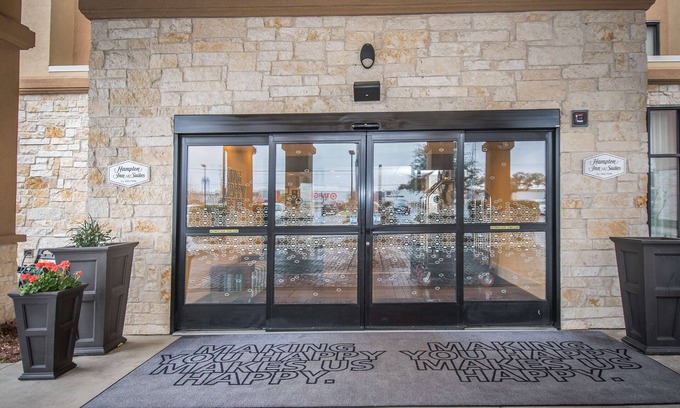 Selma Hotel | Hampton Inn & Suites Selma-San Antonio-Randolph AFB Texas