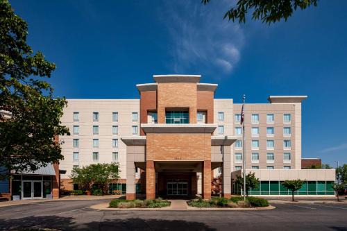 St. Louis Hotel | Hampton Inn & Suites St. Louis at Forest Park