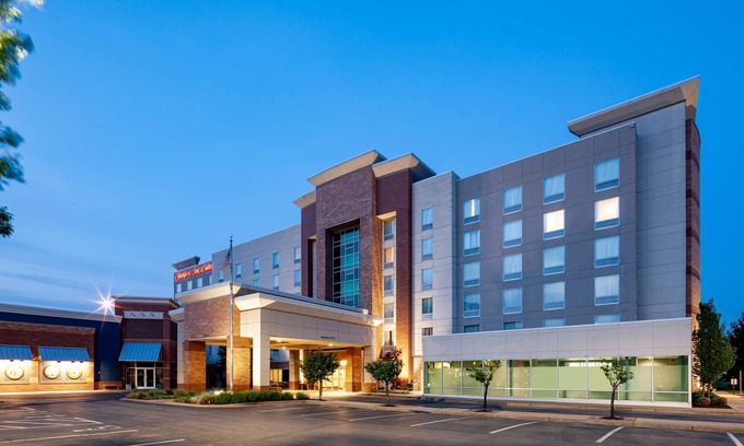 St. Louis Hotel | Hampton Inn & Suites St. Louis at Forest Park