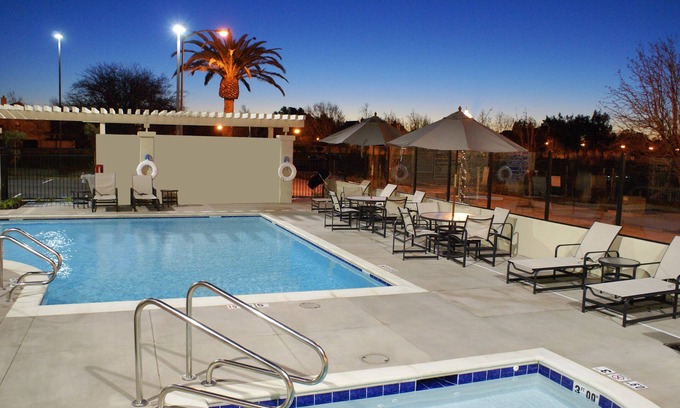 Fairfield Hotel | Hampton Inn & Suites Suisun City Waterfront