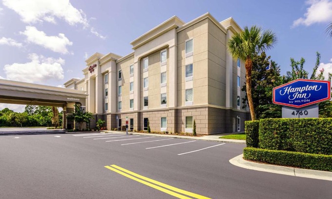 Titusville Hotel | Hampton Inn Titusville/I-95 Kennedy Space Center