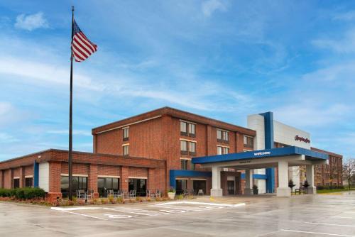 West Des Moines Hotel | Hampton Inn West Des Moines Lake Drive
