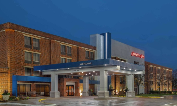 West Des Moines Hotel | Hampton Inn West Des Moines Lake Drive