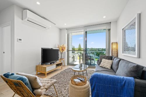 Moana House | Hamptons By The Beach - Moana - C21 SouthCoast Holidays
