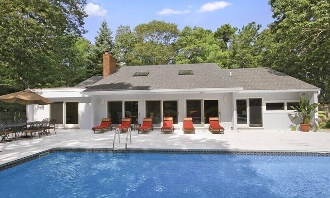 Quogue House | Hamptons Getaway With Heated Pool, Har Tru Tennis, Built -in Grill, Bike Shed