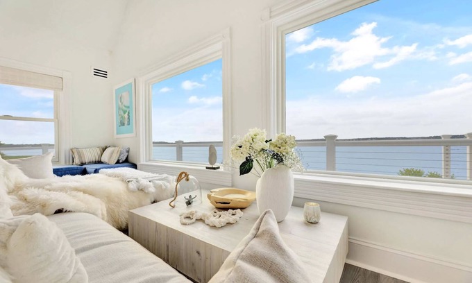 Flanders House | Hamptons Waterfront 2-Twins Guest Room in Large Home