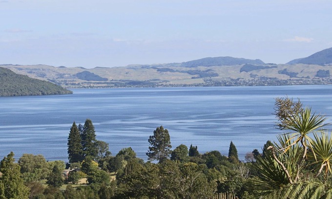 Hamurana Cottage | HAMURANA HAVEN - HAMURANA HOLIDAY HOME, family friendly in Hamurana