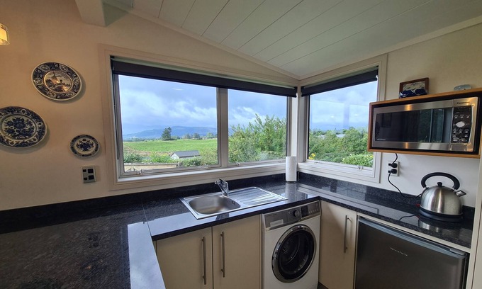 Hamurana House | Hamurana Retreat - nice & peaceful rural location with views