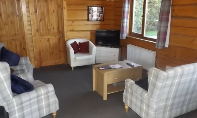 Offenham Cabin | Hand built log cabin at Avonvale Holiday Lodges